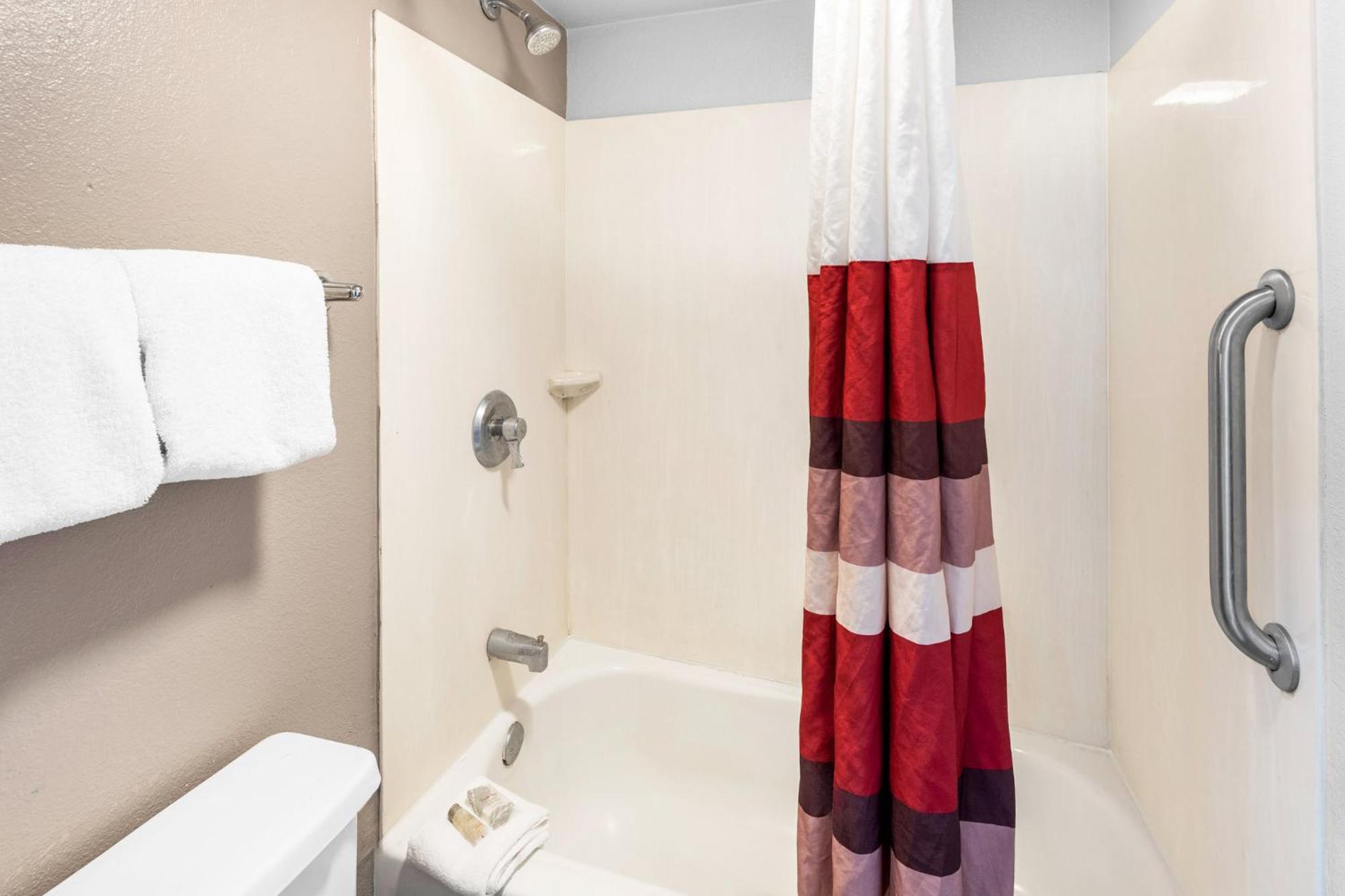 Red Roof Inn Indianapolis North - College Park Екстер'єр фото