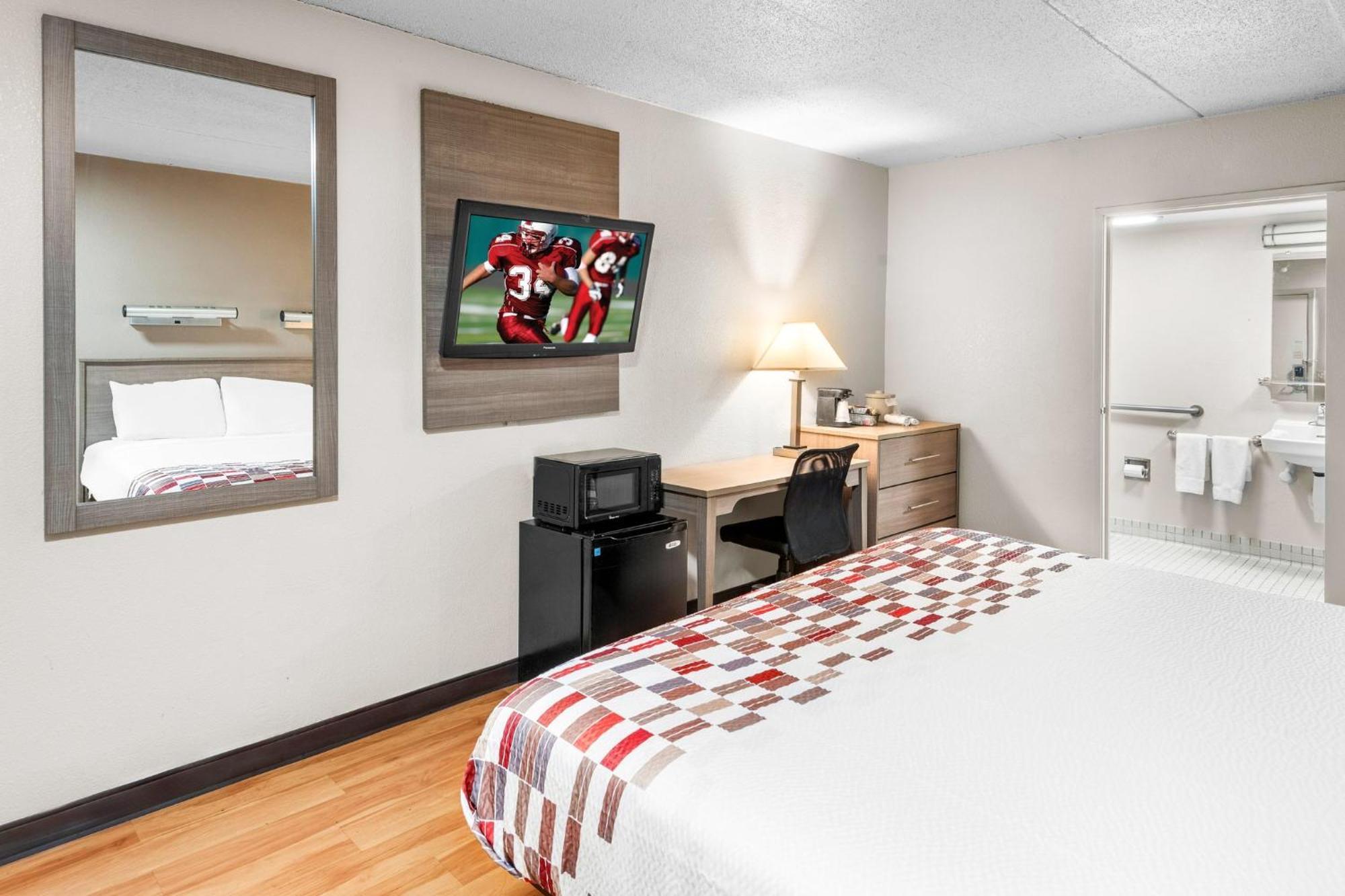 Red Roof Inn Indianapolis North - College Park Екстер'єр фото