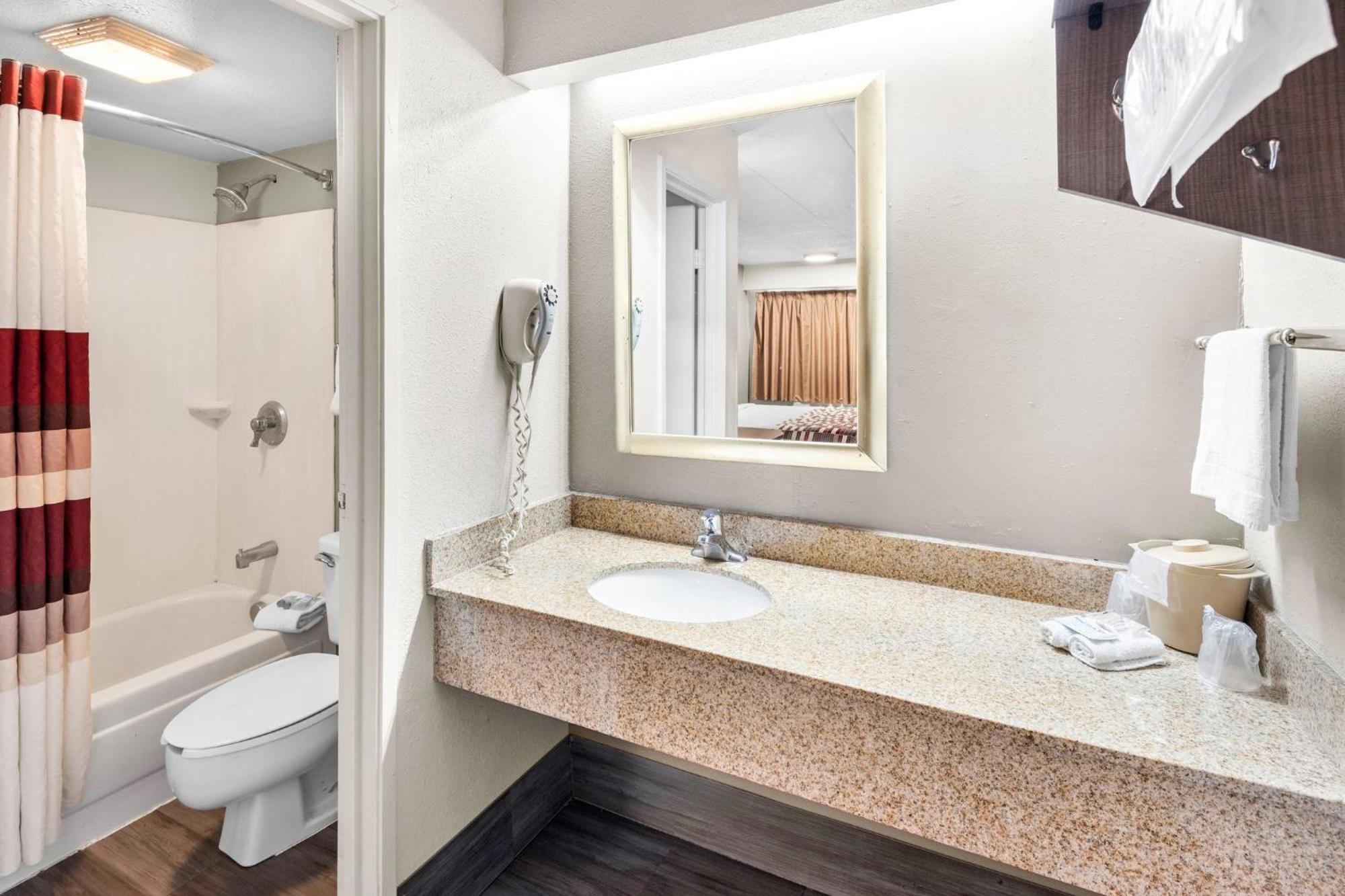 Red Roof Inn Indianapolis North - College Park Екстер'єр фото