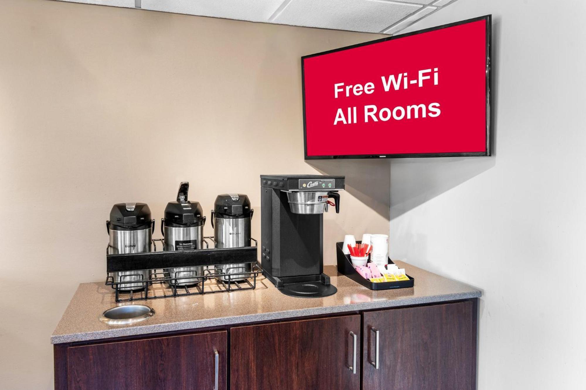 Red Roof Inn Indianapolis North - College Park Екстер'єр фото